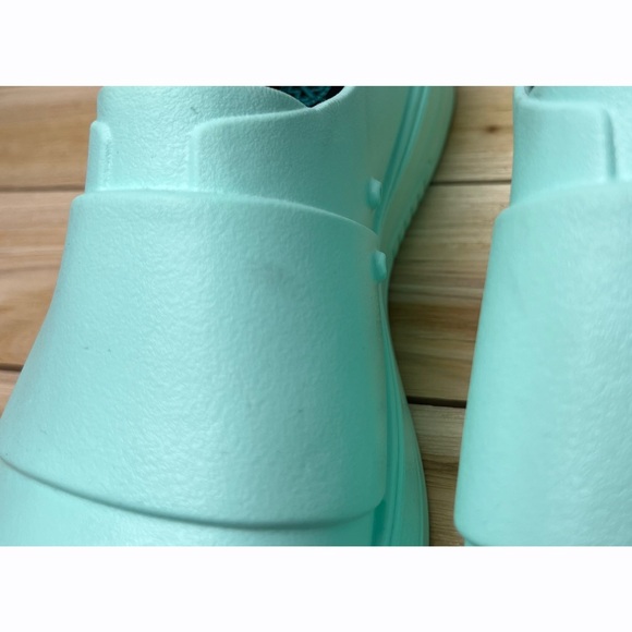 Gales Women’s 8 Smart PPE Footwear Nursing Shoes Mint Slip On Lightweight - Picture 11 of 11